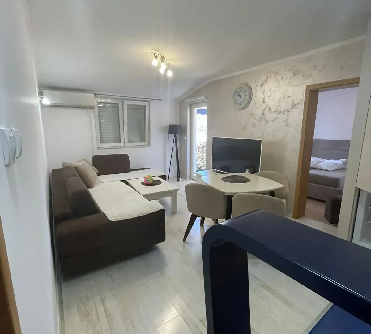 Izdavanje, stan, 50m², Kotor, Crna Gora