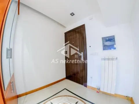Izdavanje, trosoban stan, 100m², Savski Venac, Beograd - image 13