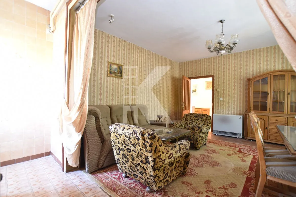 Sale, house, 240m², Dahna, Podgorica