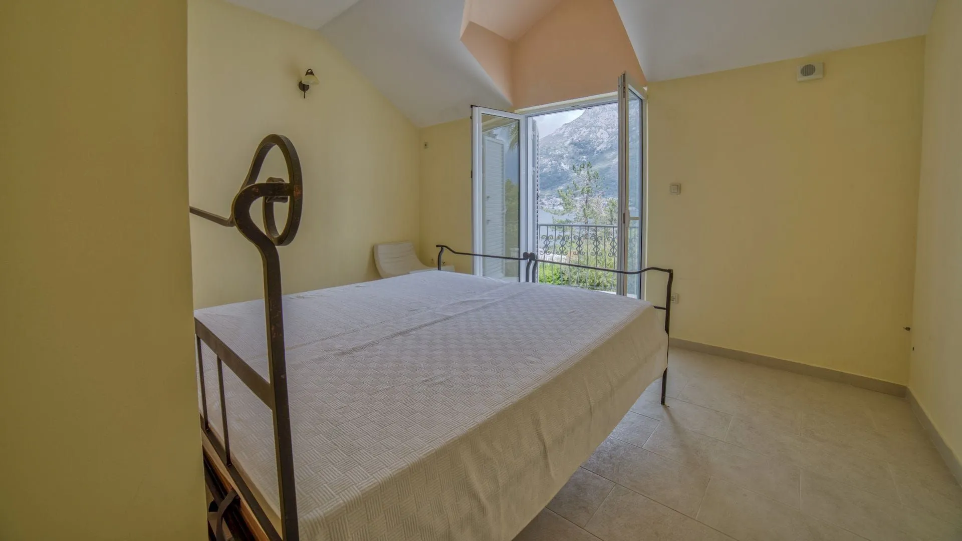 Sale, house, 278m², Stoliv, Kotor