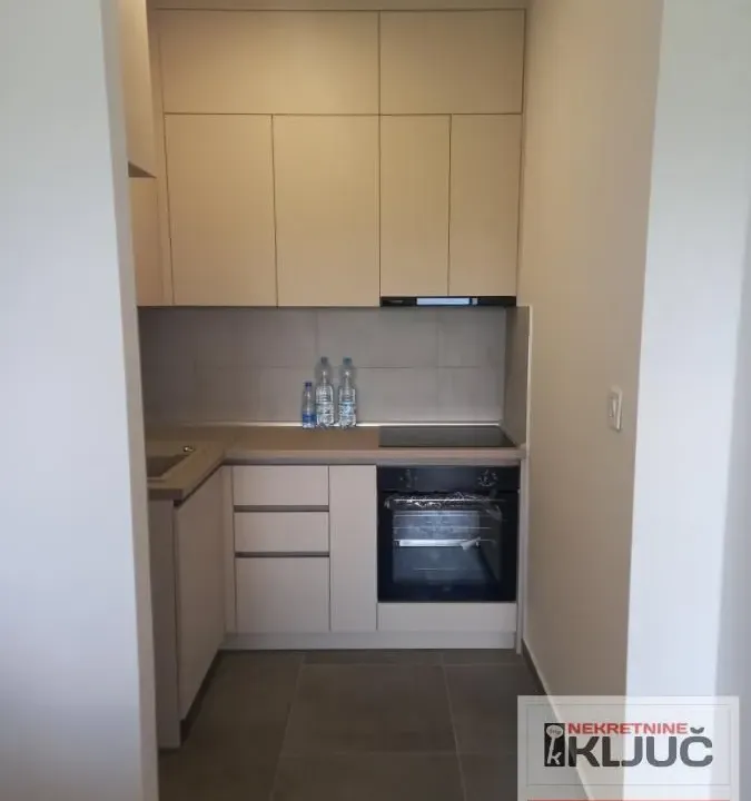 Izdavanje, jednosoban stan, 29m², Novo naselje, Novi Sad