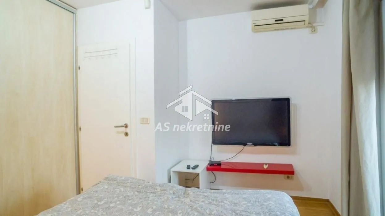 Rent, four bedroom apartment, 140m², Đeram Pijaca, Beograd