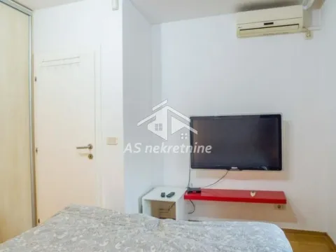 Rent, four bedroom apartment, 140m², Đeram Pijaca, Beograd - image 11