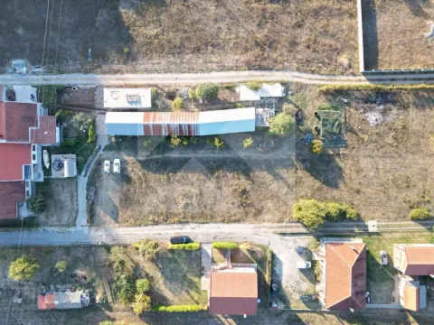 Pogled iz vazduha na plac i okolne objekte. - image 7
