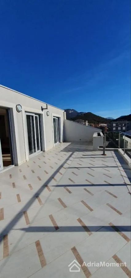 Sale, three bedroom apartment, 171m², Petrovac, Budva
