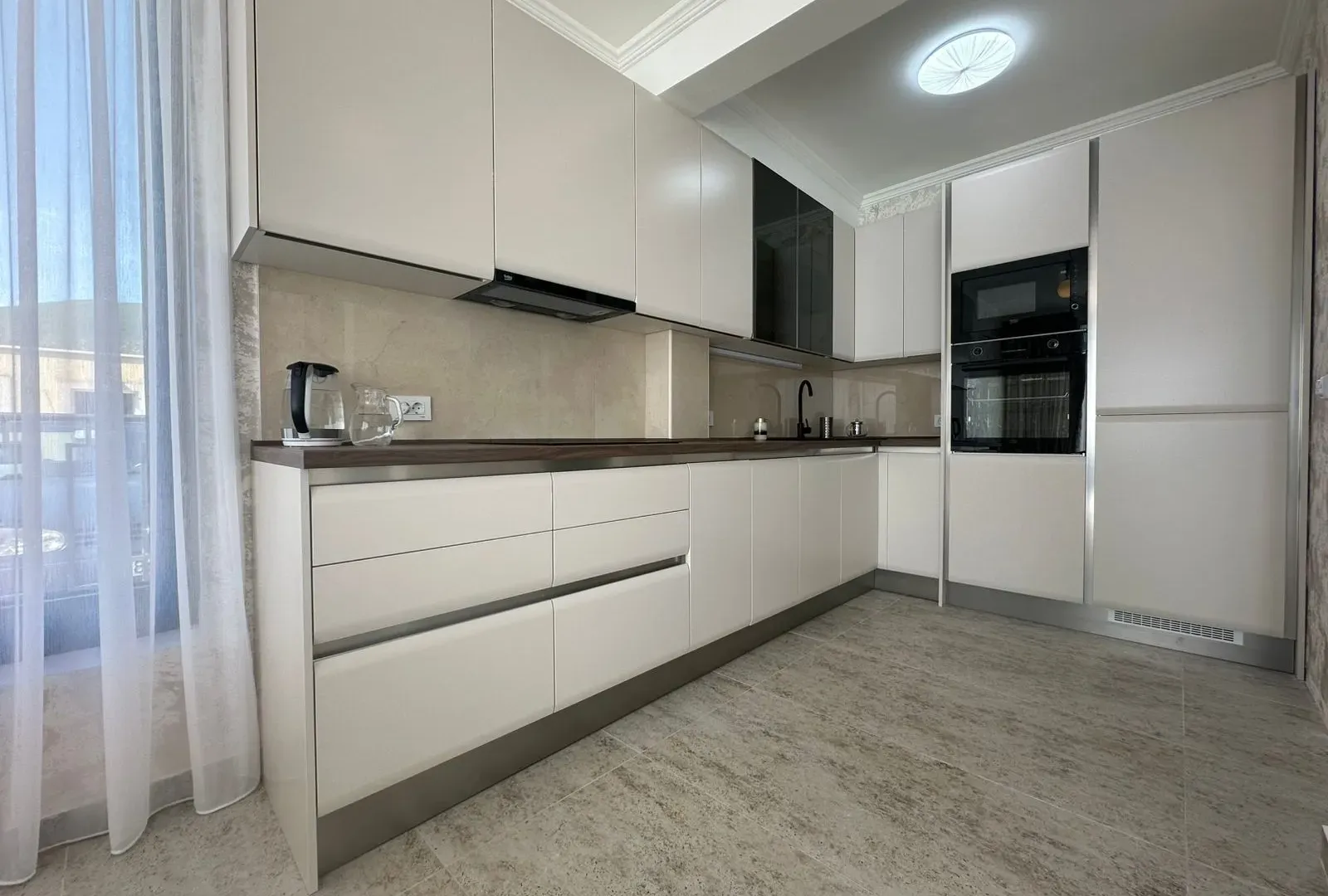 Izdavanje, kuća, 160m², Lastva Grbaljska, Kotor