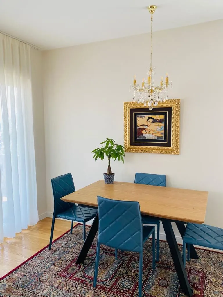 Izdavanje, trosoban stan, 94m², Central Point, Podgorica