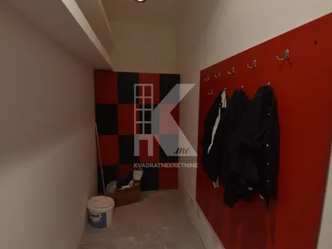 Rent, office space, 347m², Krivi Most, Podgorica - image 24