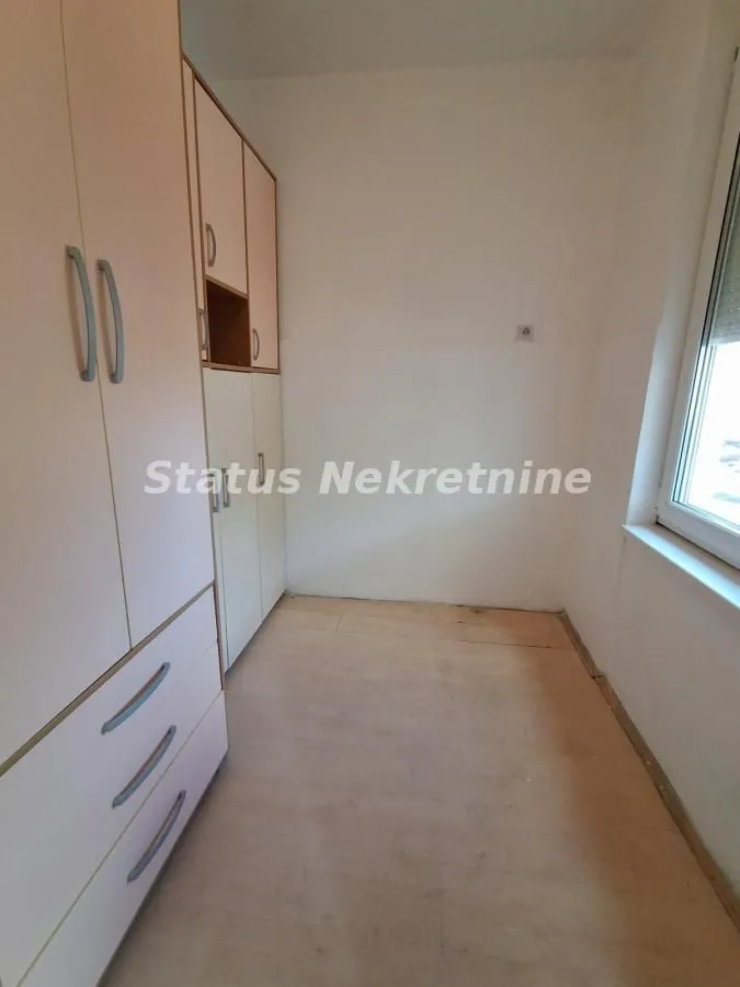 Prodaja, trosoban stan, 72m², Titel, Novi Sad