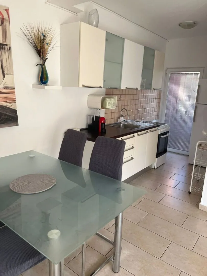 Prodaja, dvosoban stan, 56m², Donja Lastva, Tivat