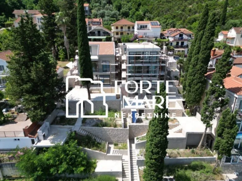 Prodaja, kuća, 309m², Njivice, Herceg Novi