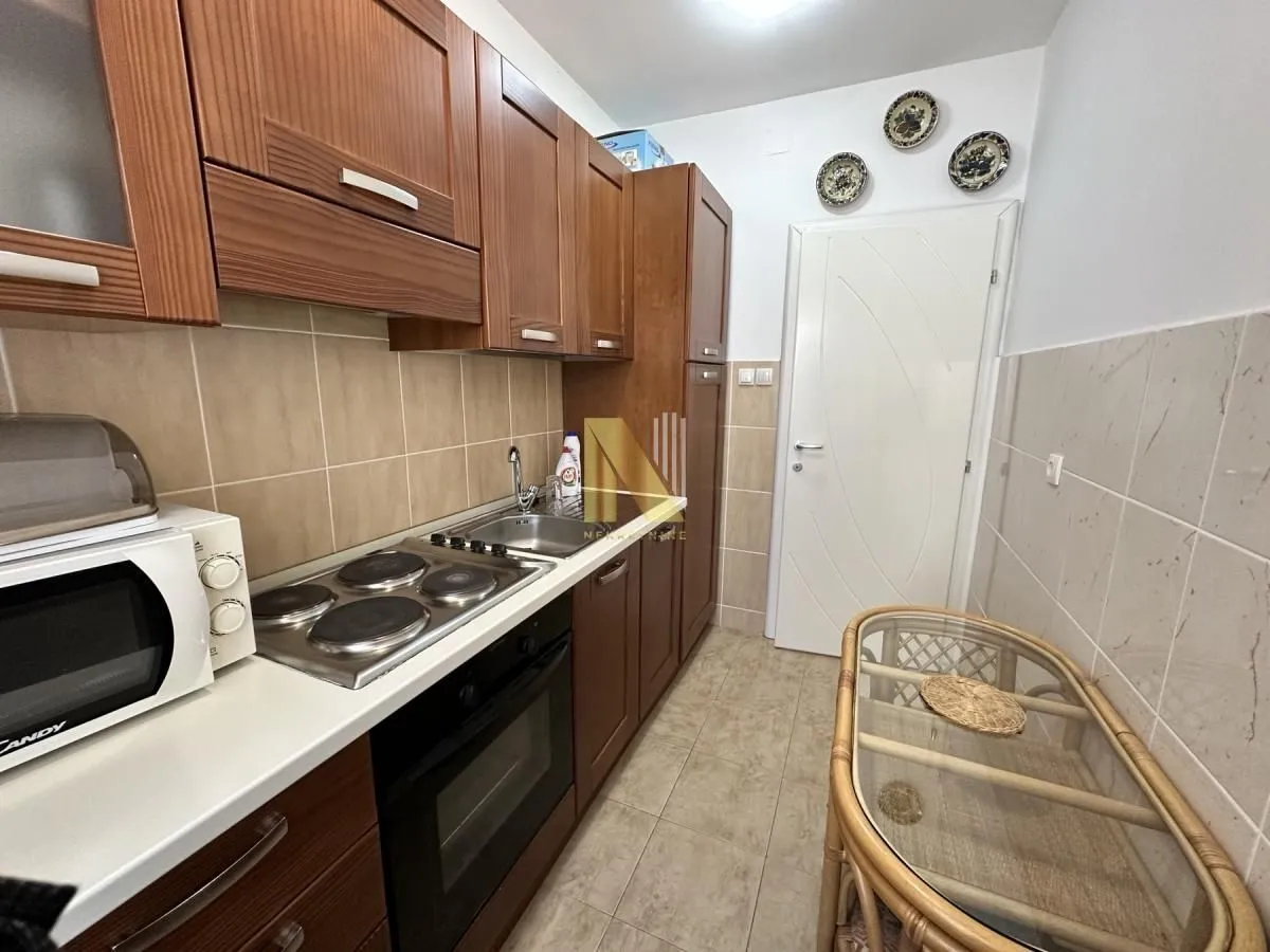 Izdavanje, trosoban stan, 67m², Betanija, Novi Sad Sve Podlokacije