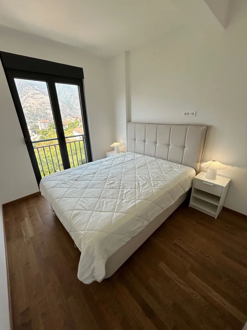 Izdavanje, jednosoban stan, 47m², Dobrota, Kotor