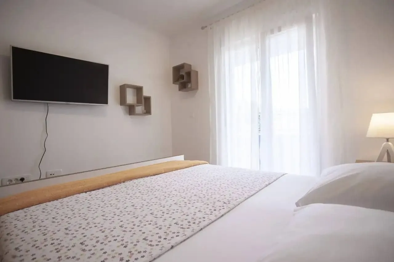 Rent, three bedroom apartment, 74m², Dubovica, Budva