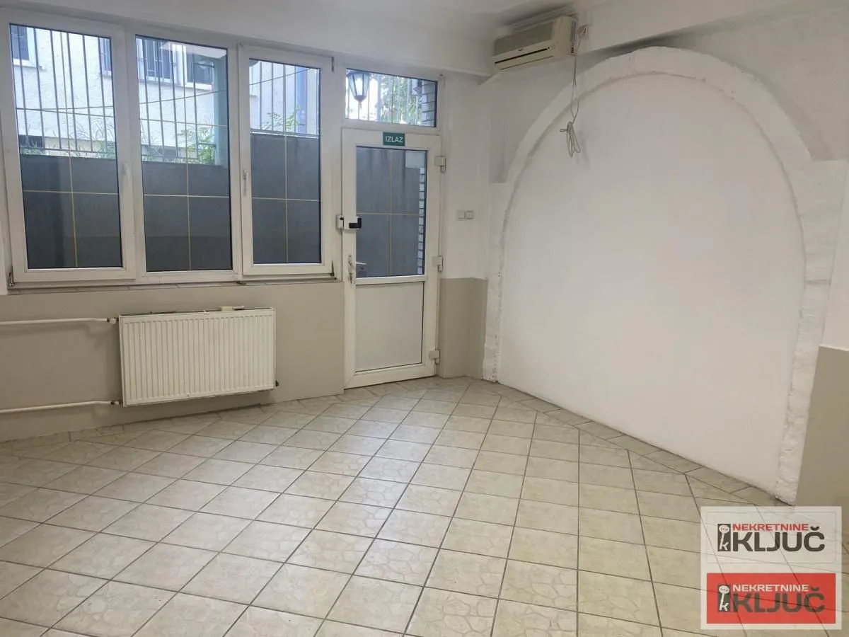 Rent, office space, 160m², Grbavica, Novi Sad Sve Podlokacije