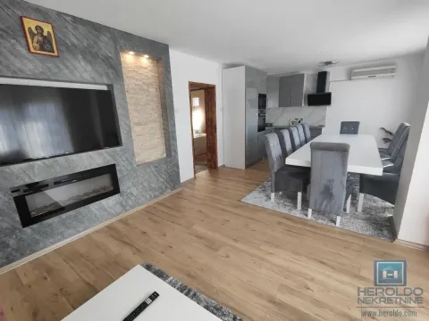 Sale, house, 270m², Budžino brdo, Jagodina