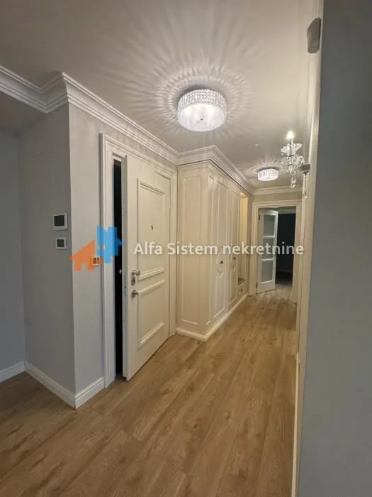 Izdavanje, stan, 215m², Savski Venac, Beograd