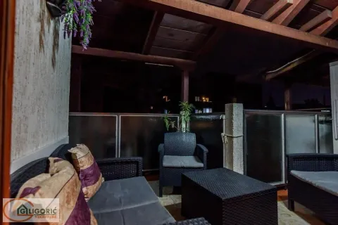Sale, four bedroom apartment, 104m², Stari Grad, Beograd - image 20
