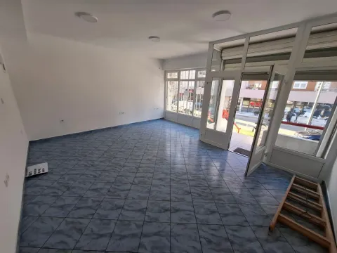 Rent, office space, 34m², Stari Aerodrom, Podgorica - image 3