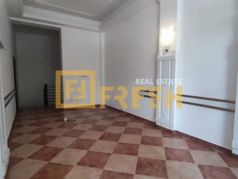 Izdavanje, poslovni prostor, 84m², Tološi, Podgorica - image 2