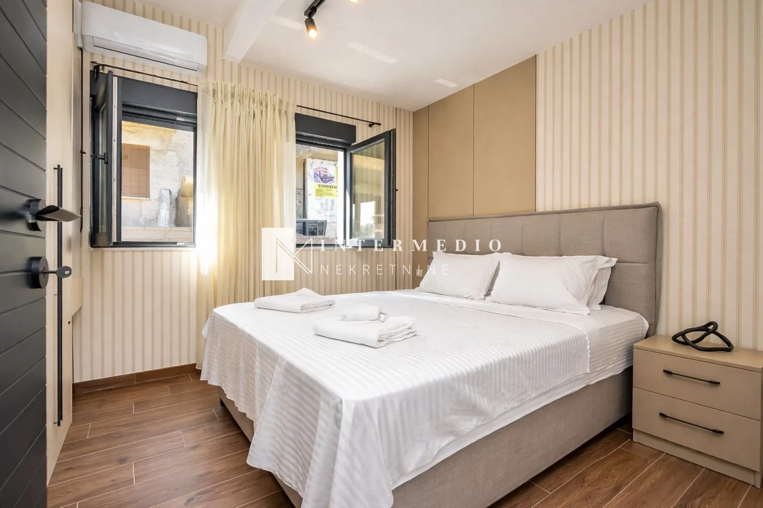 Prodaja, dvosoban stan, 59m², Njivice, Herceg Novi