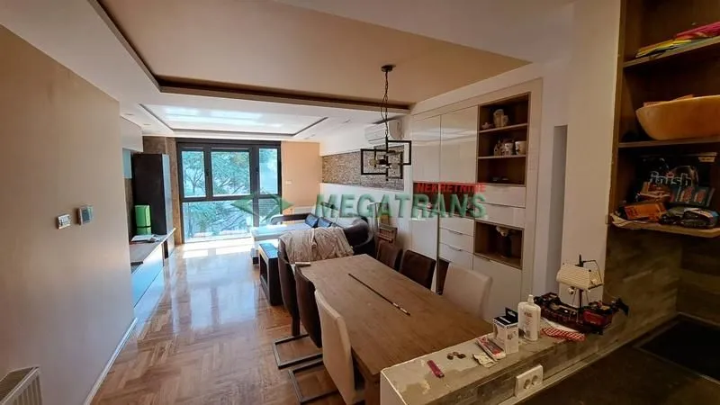 Izdavanje, četvorosoban stan, 114m², Grbavica, Novi Sad Sve Podlokacije