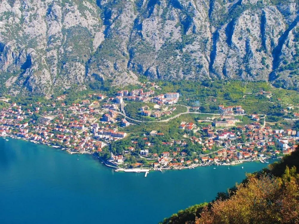 Prodaja, plac, 2115m², Dobrota, Kotor