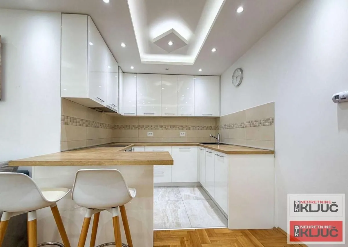 Izdavanje, jednosoban stan, 46m², Bulevar Oslobodjenja, Novi Sad Sve Podlokacije