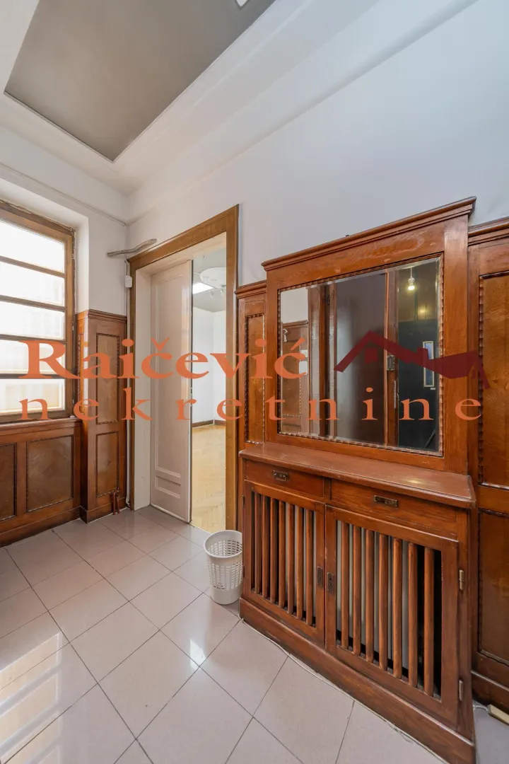 Izdavanje, stan, 150m², Stari Grad, Beograd