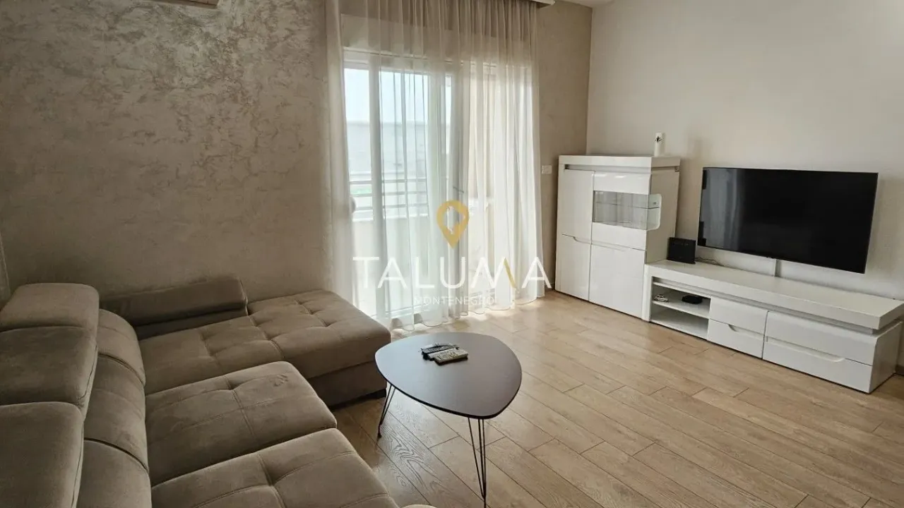Izdavanje, dvosoban stan, 75m², City Kvart, Podgorica