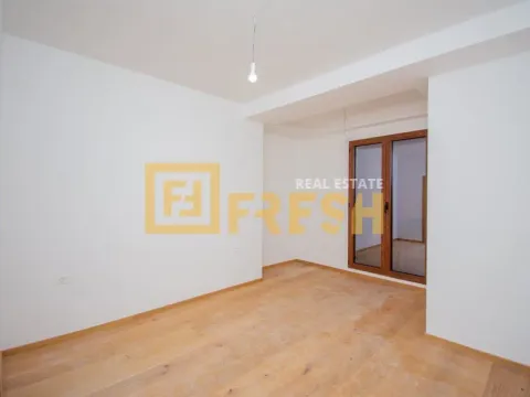 Izdavanje, četvorosoban stan, 150m², Centar, Podgorica - image 21