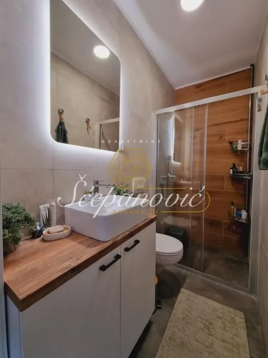 Prodaja, četvorosoban stan, 100m², Adice, Novi Sad Sve Podlokacije