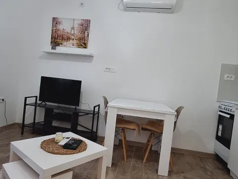 Rent, one bedroom apartment, 30m², Donja Lastva, Tivat - image 4