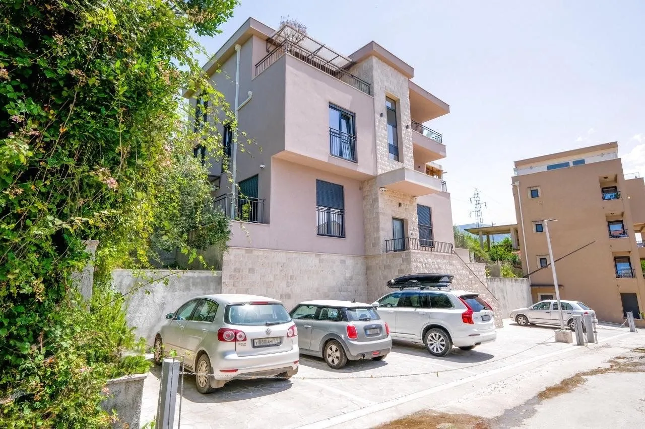 Prodaja, trosoban stan, 77m², Kalimanj, Tivat