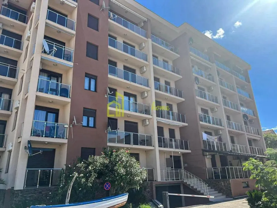 Sale, three bedroom apartment, 112m², Bečići, Budva