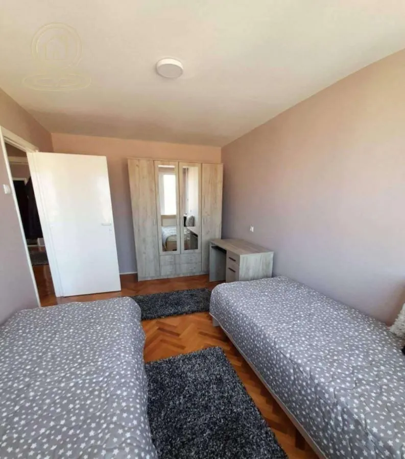 Izdavanje, trosoban stan, 68m², Crveni Krst, Niš