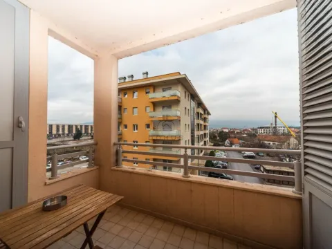 Rent, two bedroom apartment, 70m², City Kvart, Podgorica - image 13