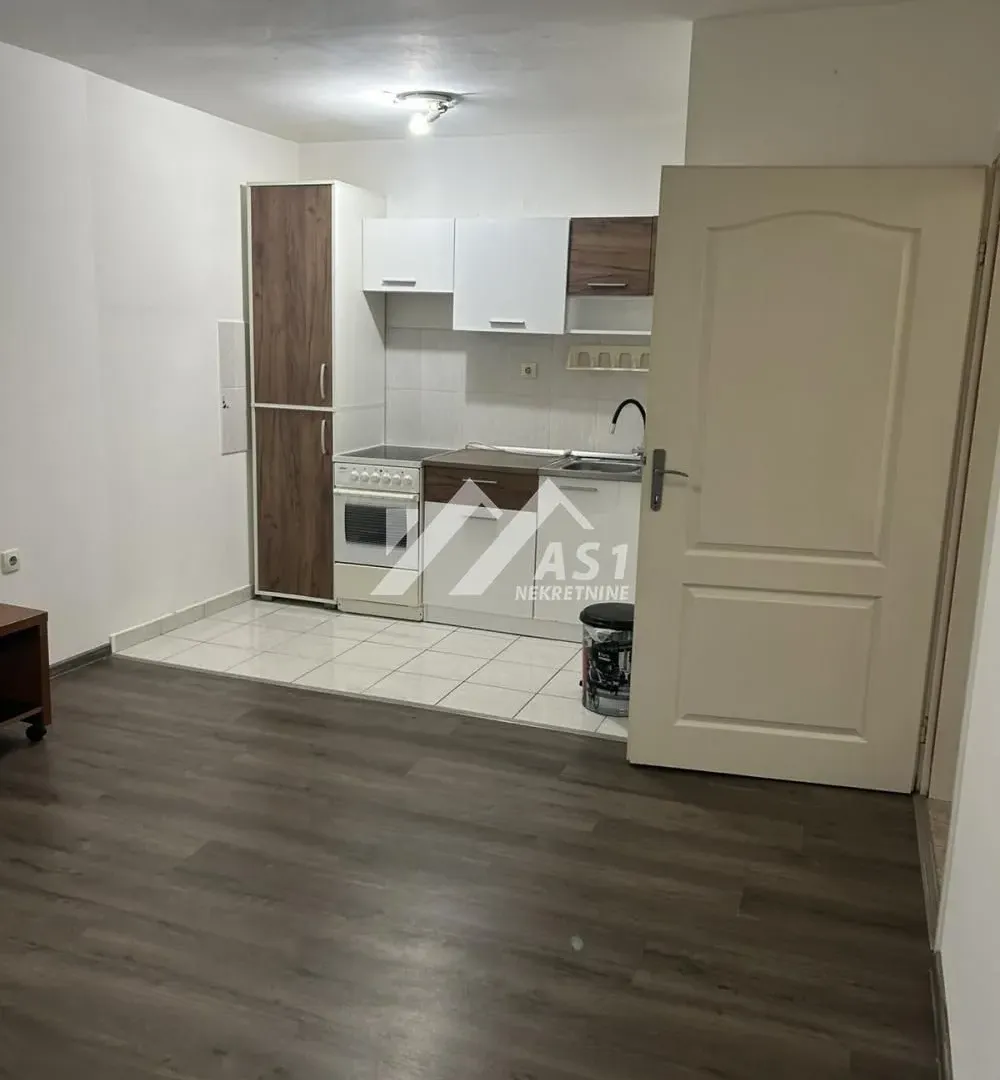 Prodaja, jednosoban stan, 36m², Bulevar patrijarha Pavla, Novi Sad Sve Podlokacije