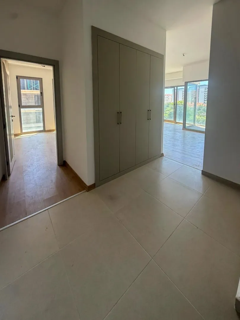 Prodaja, dvosoban stan, 77m², Centar, Bar
