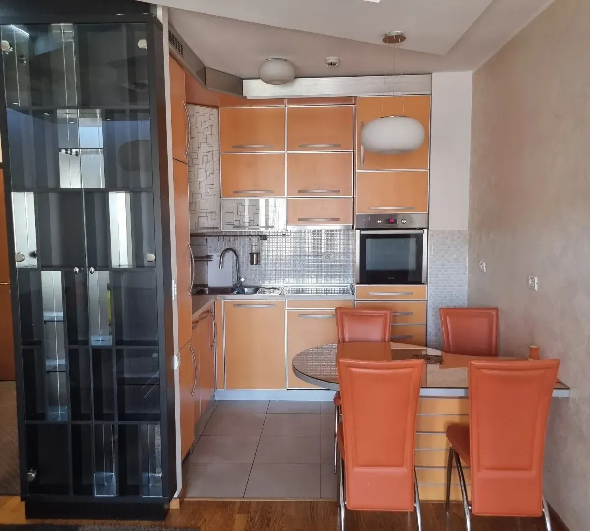 Izdavanje, dvosoban stan, 70m², City Kvart, Podgorica