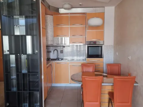 Izdavanje, dvosoban stan, 70m², City Kvart, Podgorica - image 22