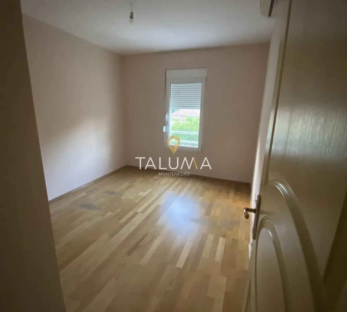 Izdavanje, dvosoban stan, 69m², Zabjelo, Podgorica