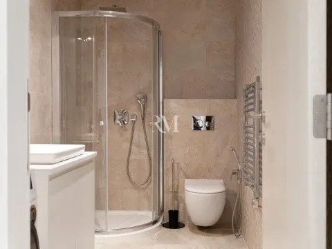 Rent, one bedroom apartment, 73m², Škaljari, Kotor - image 2