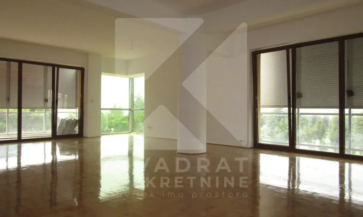 Prodaja, trosoban stan, 138m², Kruševac, Podgorica