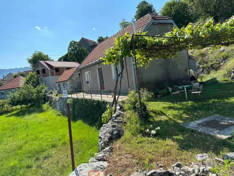 Prodaja, kuća, 74m², Cetinje, Crna Gora - image 2