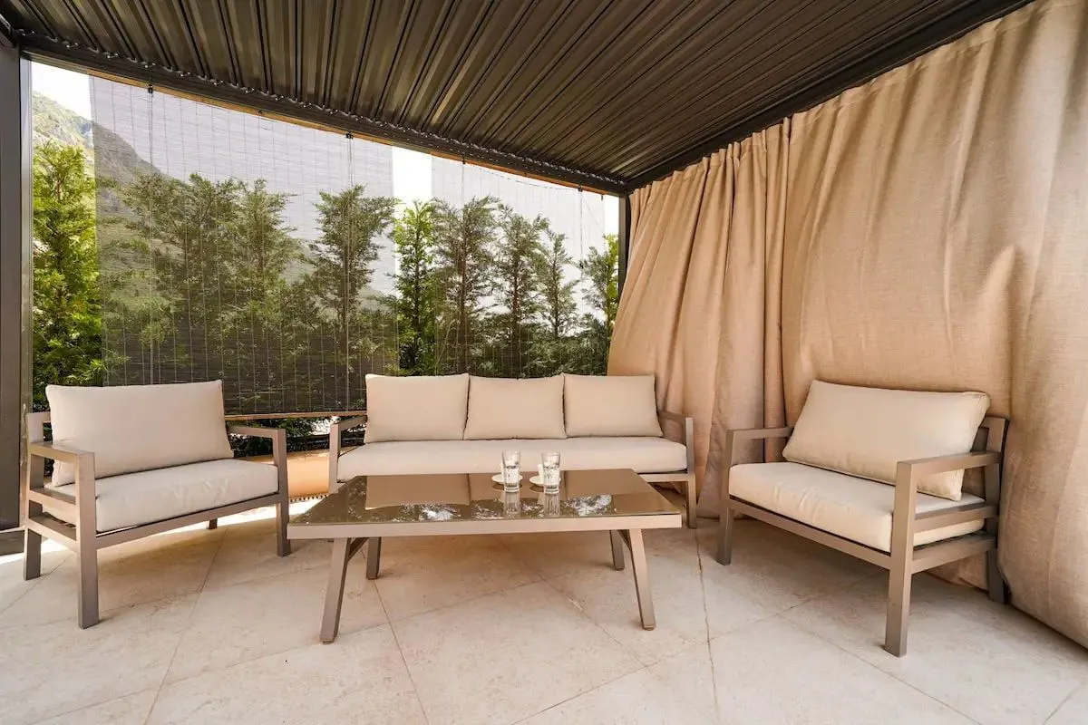 Daily-rent, house, 223m², Reževići, Budva