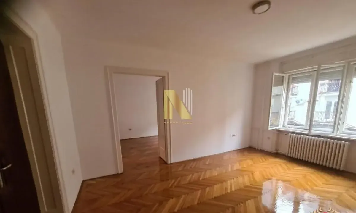 Izdavanje, poslovni prostor, 60m², Centar, Novi Sad