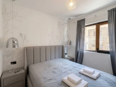 Rent, three bedroom apartment, 85m², Velji Vinogradi, Budva - image 8