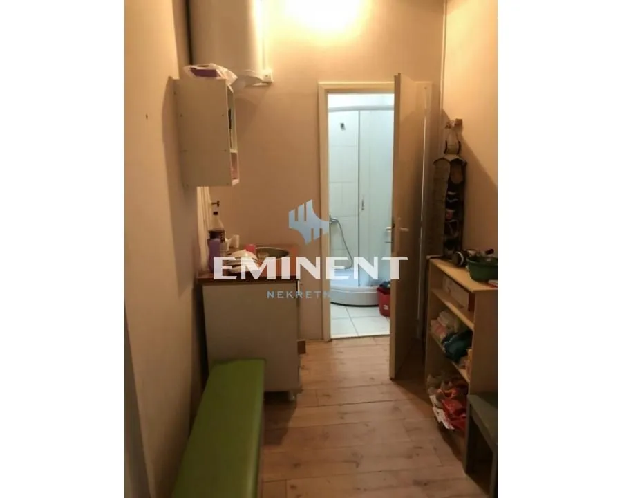 Izdavanje, poslovni prostor, 78m², Vidikovački venac, Rakovica