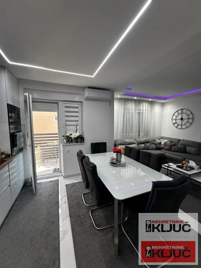 Prodaja, dvosoban stan, 57m², Lipov gaj, Novi Sad Sve Podlokacije